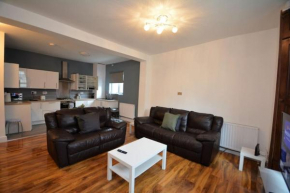 Lovely 4bedroom Apartment London